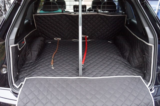 Audi Q7 2015 - 2019 (5 Seat With Dog Guard In Use) Fully Tailored Boot Liner